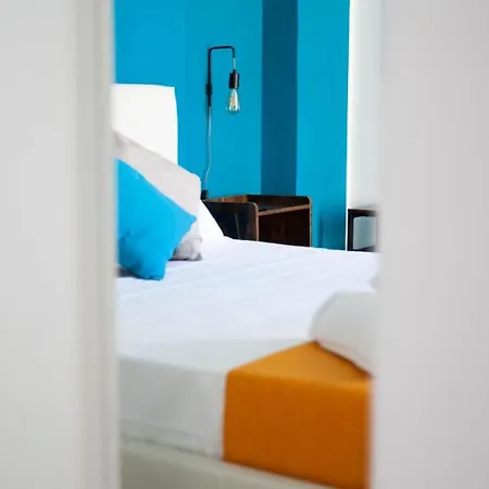 Πανσιόν Track 60 - Private Garibaldi 4*