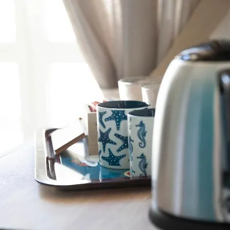 Πανσιόν Track 60 - Private Garibaldi