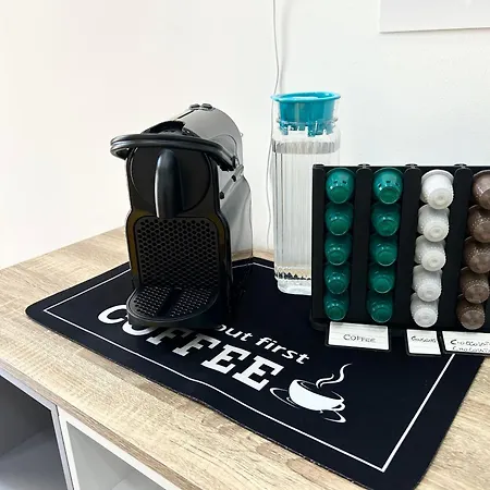 Πανσιόν Track 60 - Private Garibaldi